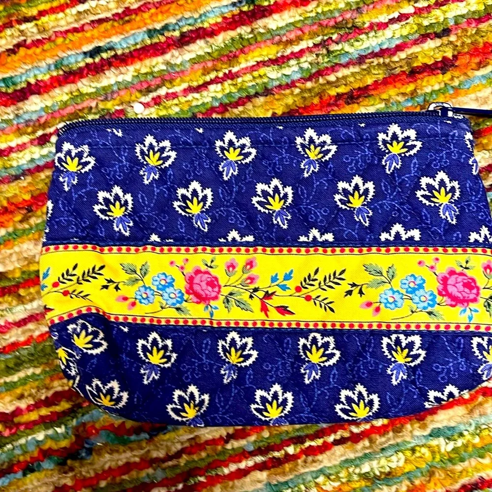 Small pouch - Picture 1 of 4